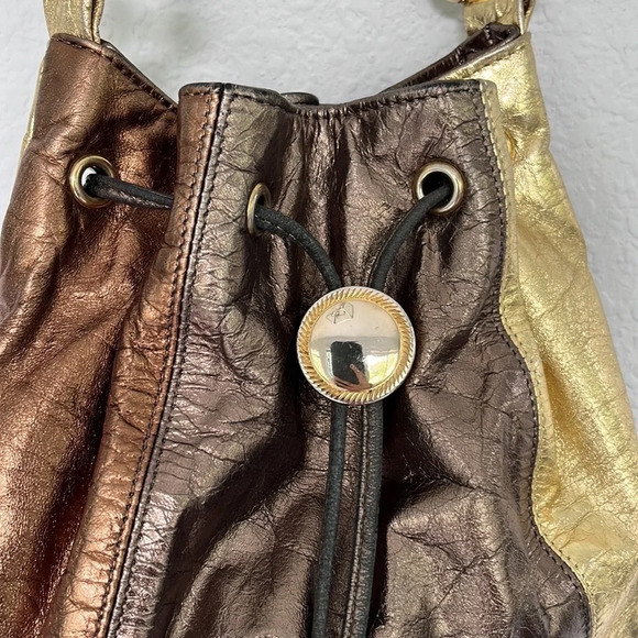 Vintage Metallic Genuine Leather Bucket Crossbody Bag - Picture 4 of 9
